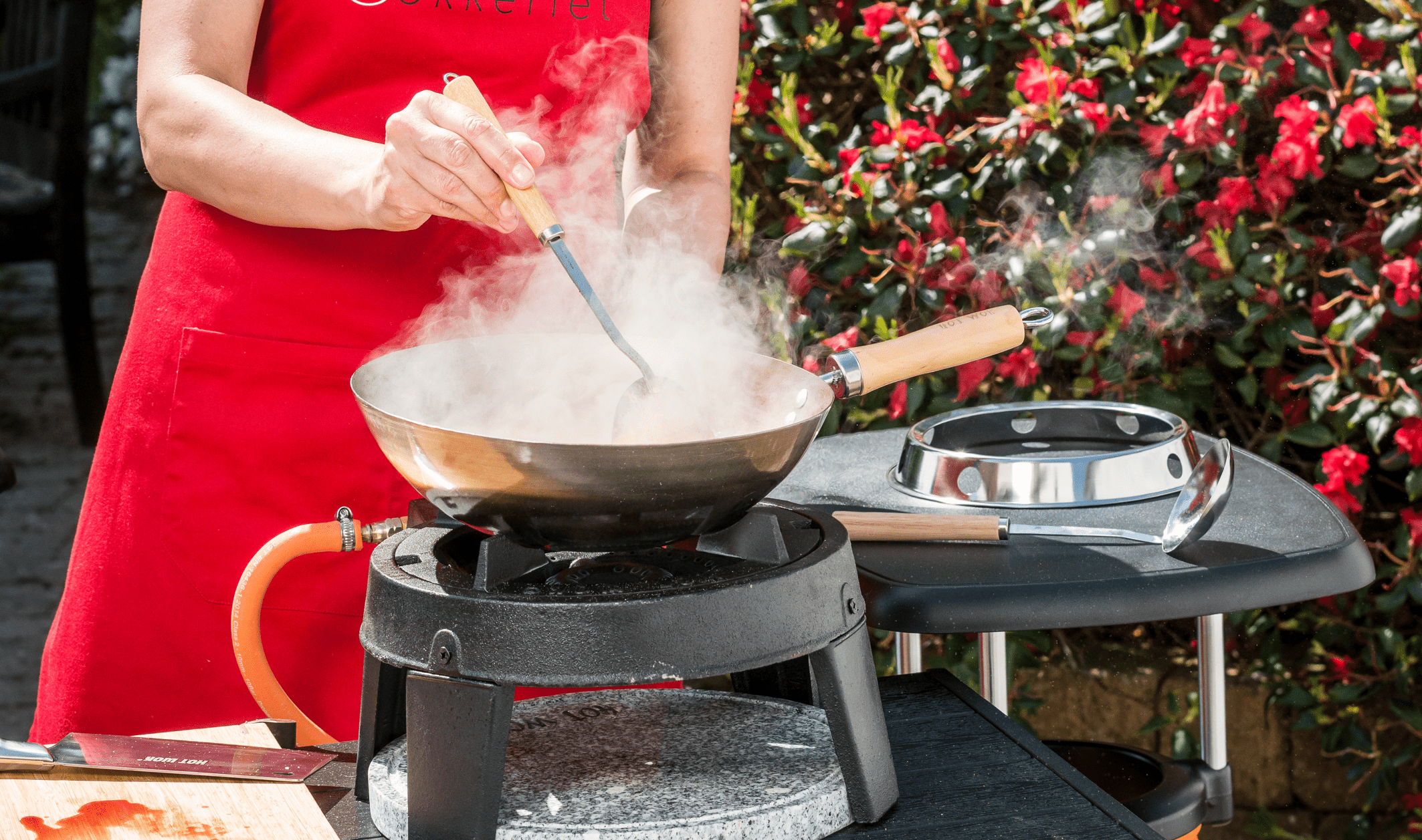 Master the Stir-Fry Technique with HOT WOK - HOT WOK