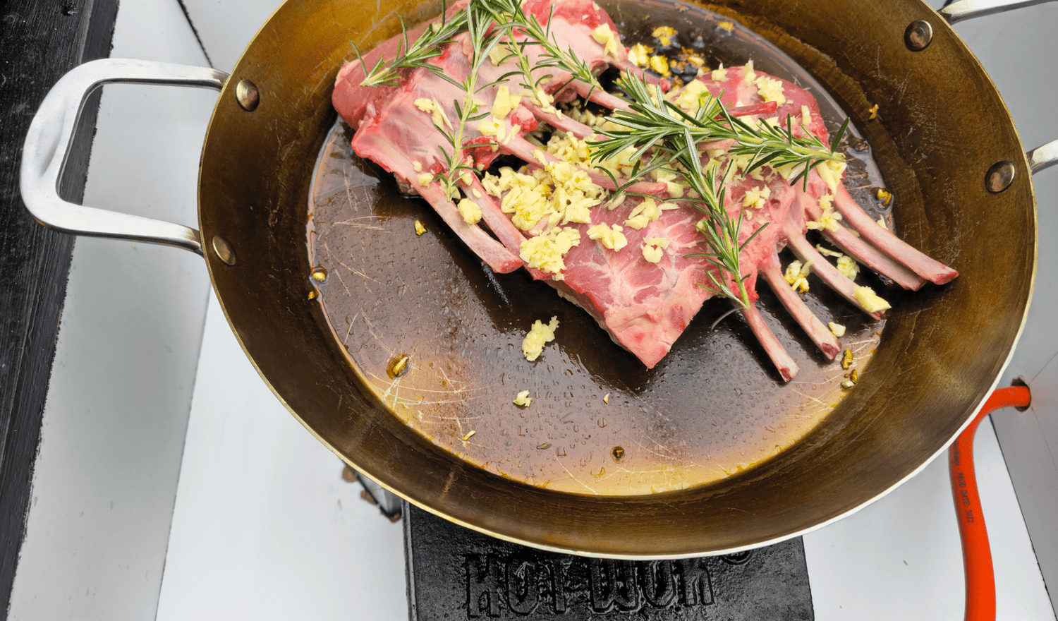 Asian lamb crown with new potatoes - HOT WOK